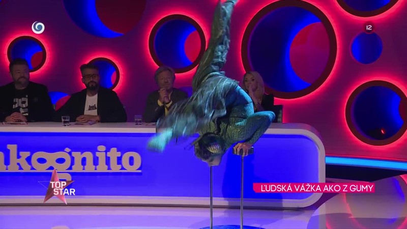 ľudská vážka ako z gumy