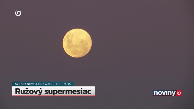 Ružový supermesiac