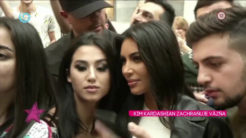 KIM KARDASHIAN ZACHRAŇUJE VÄZŇA
