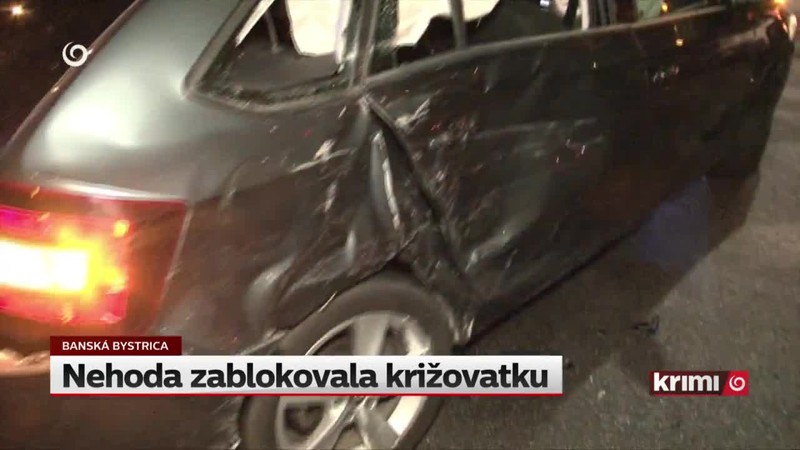 Nehoda zablokovala križovatku