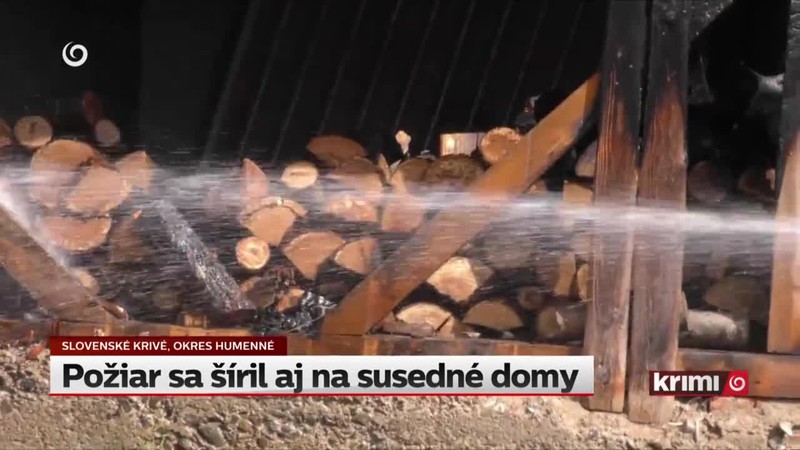Požiar sa šíril aj na susedné domy