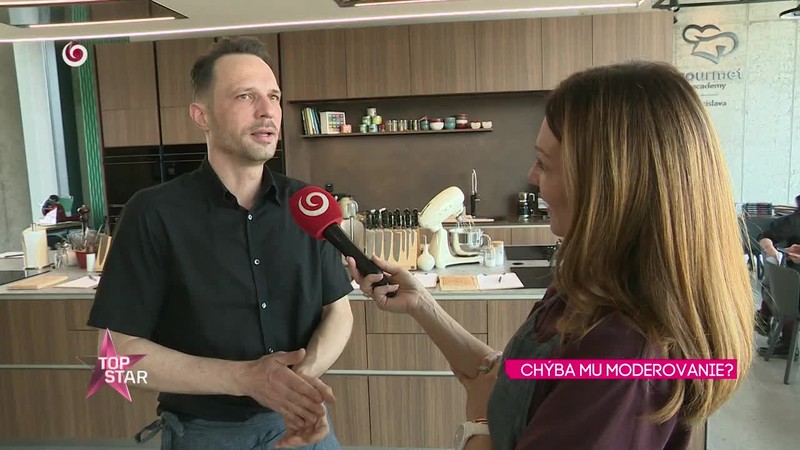 CHÝBA MU MODEROVANIE?