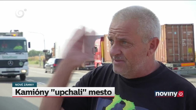 Kamióny "upchali" mesto