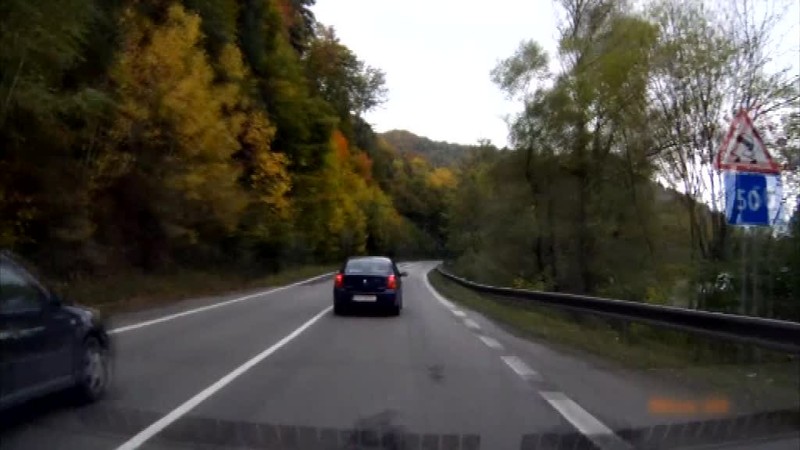 Smrteľná nehoda. Ďalší dvaja ľudia sú v kritickom stave