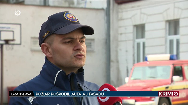 POŽIAR POŠKODIL AUTÁ AJ FASÁDU