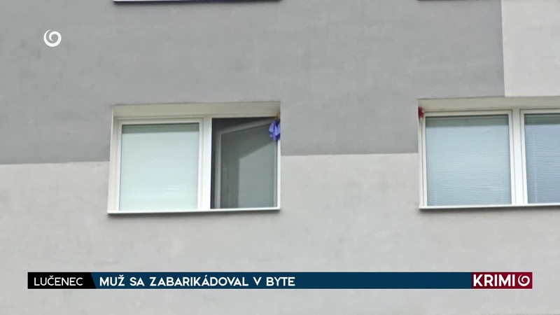 MUŽ SA ZABARIKÁDOVAL V BYTE