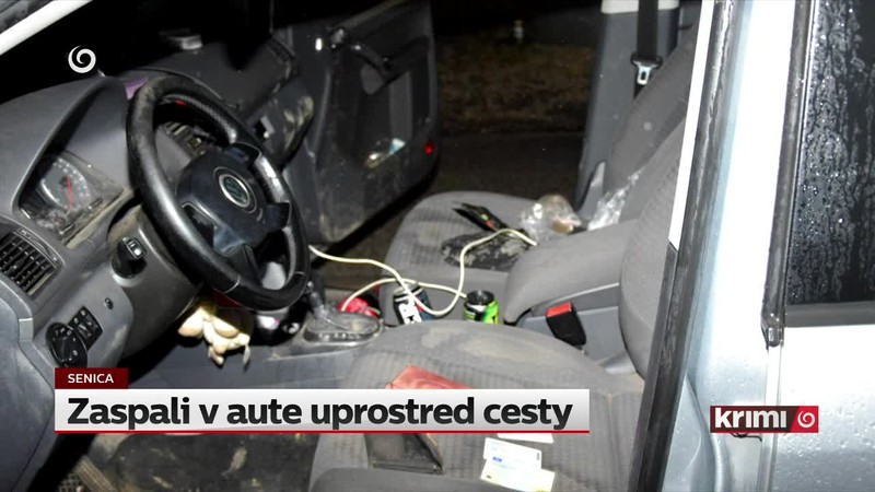 Zaspali v aute uprostred cesty