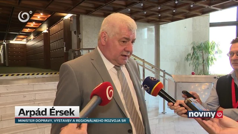 Hlasovanie o Érsekovi až zajtra