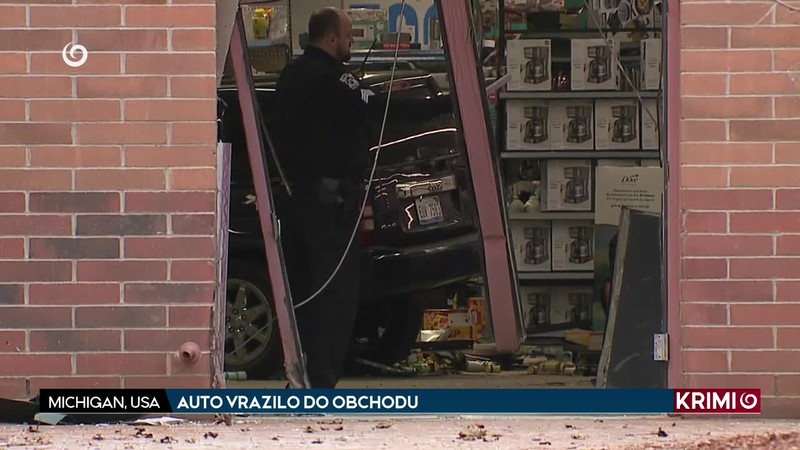 AUTO VRAZILO DO OBCHODU