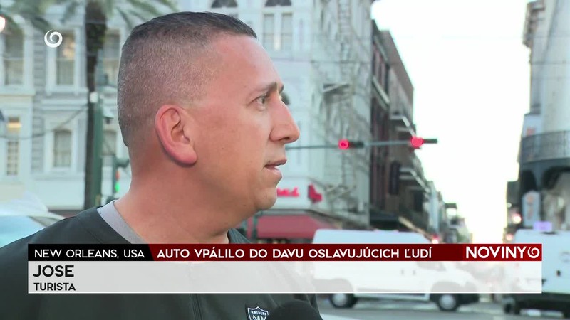AUTO VPÁLILO DO DAVU OSLAVUJÚCICH ĽUDÍ