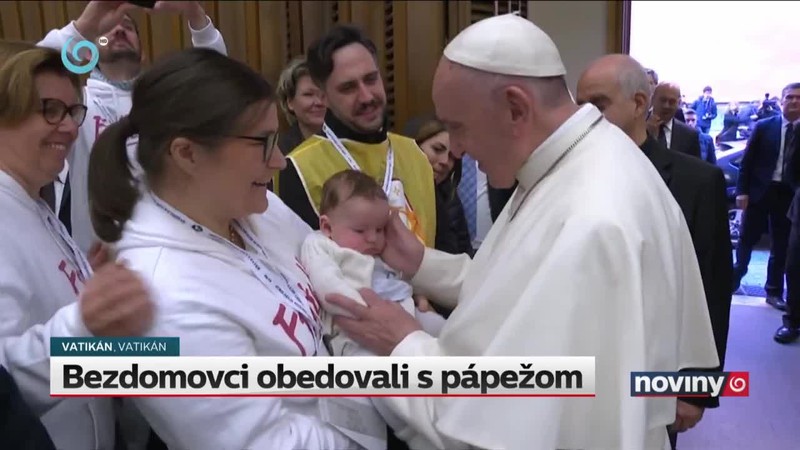 Bezdomovci obedovali s pápežom