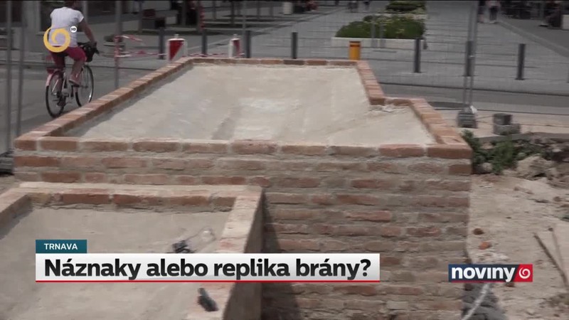 Náznaky alebo replika brány?