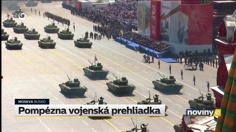 Pompézna vojenská prehliadka