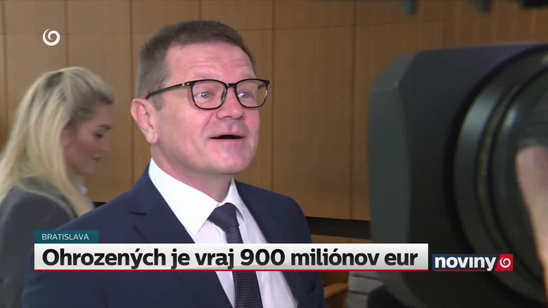 Ohrozených je vraj 900 miliónov eur