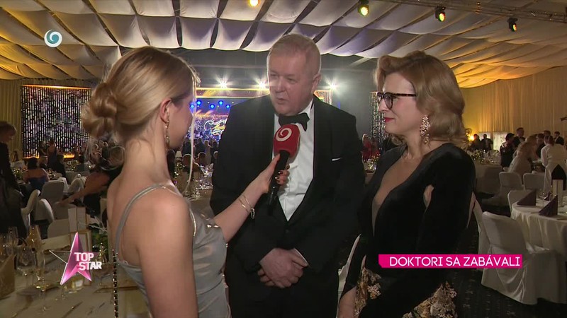 Doktori sa zabávali