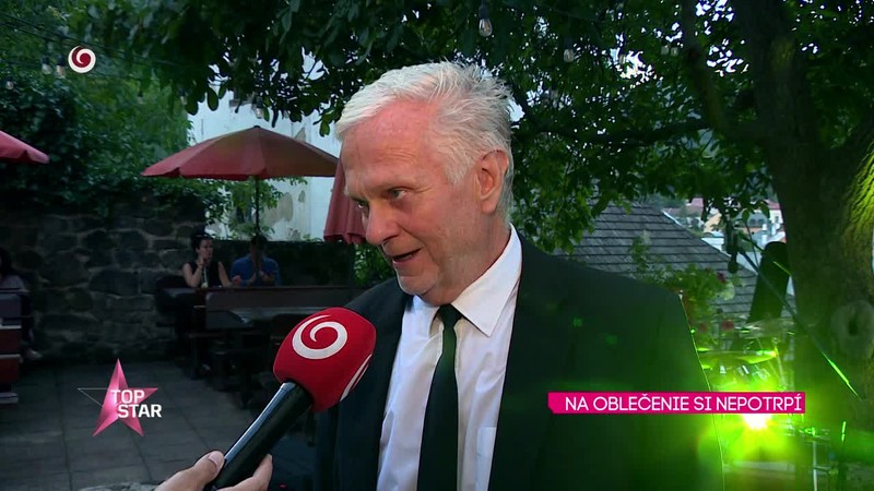 NA OBLEČENIE SI NEPOTRPÍ