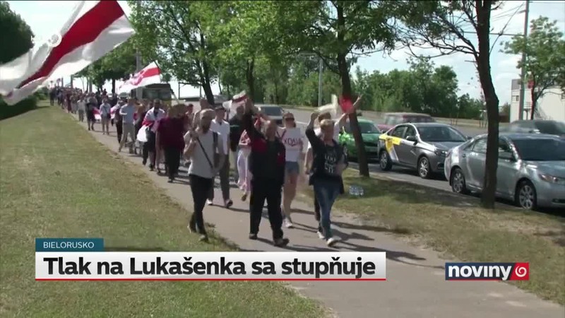 Tlak na Lukašenka sa stupňuje