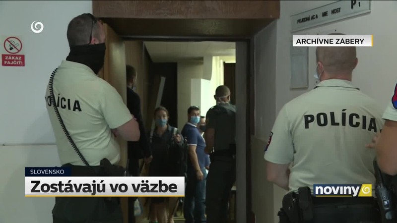 Zostávajú vo väzbe