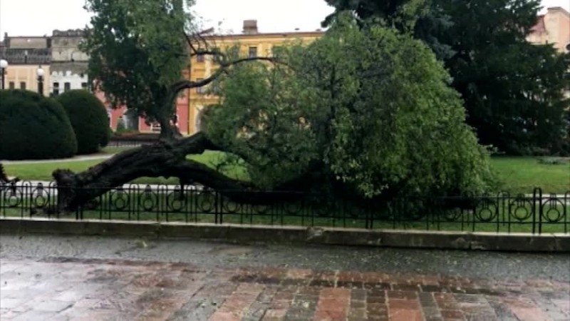 FOTO: Východ Slovenska potrápili silné búrky