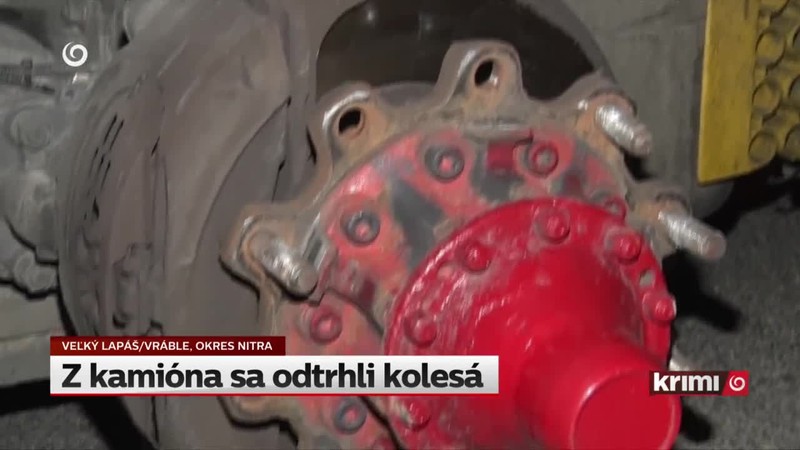 Z kamióna sa odtrhli kolesá