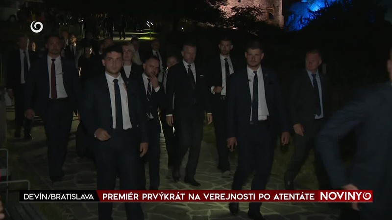 PREMIÉR PRVÝKRÁT NA VEREJNOSTI PO ATENTÁT