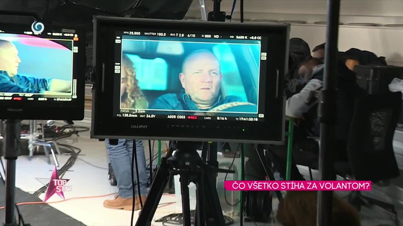 Čo všetko stíha za volantom?