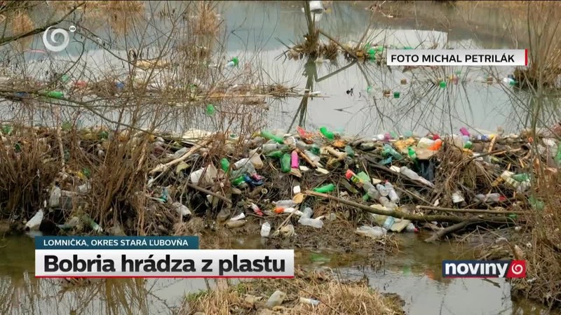 Bobria hrádza z plastu