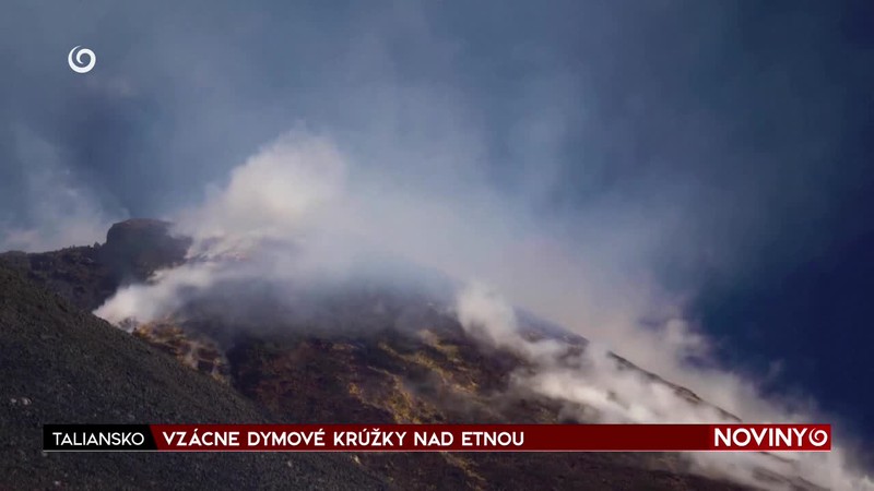 VZÁCNE DYMOVÉ KRÚŽKY NAD ETNOU