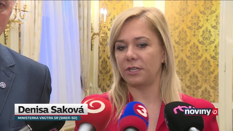 Šéf financií rozdával