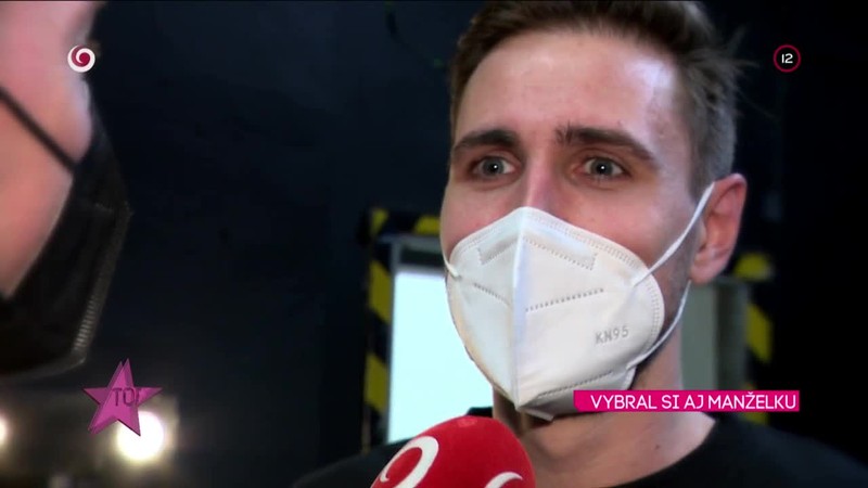 VYBRAL SI AJ MANŽELKU