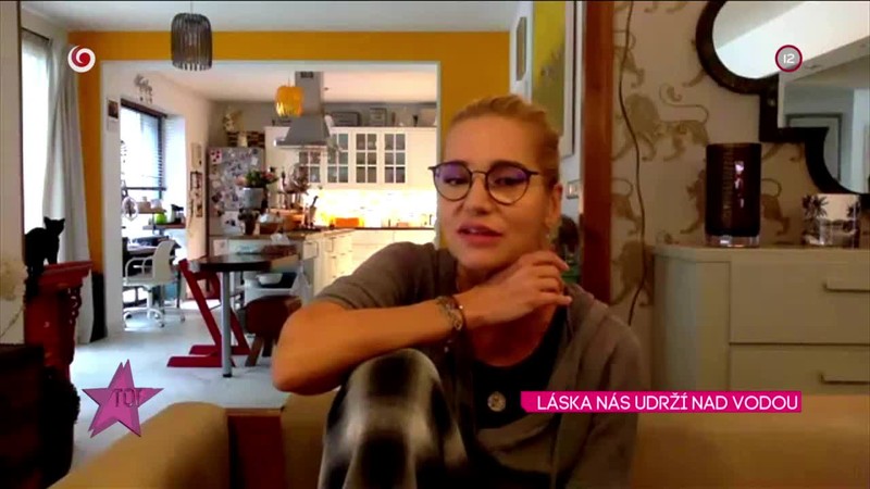 Dara Rolins LÁSKA NÁS UDRŽÍ NAD VODOU