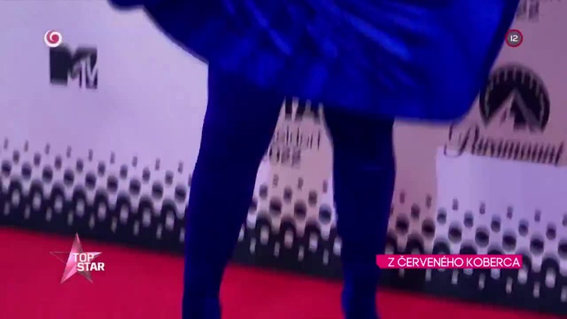 Z ČERVENÉHO KOBERCA