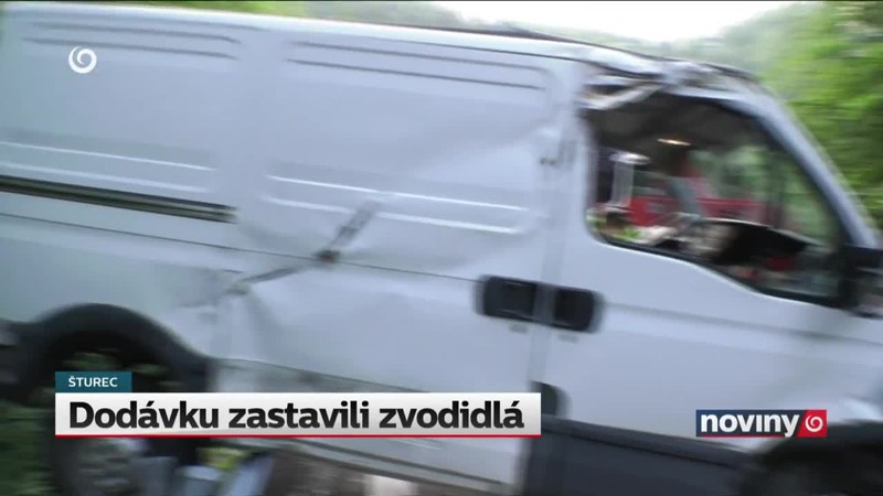 Dodávku zastavili zvodidlá
