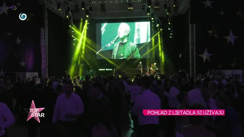 Pohľad z lietadla si užívajú