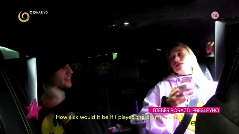 BIEBER PORAZIL PRESLEYHO