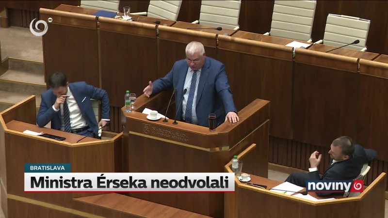 Ministra Érseka neodvolali