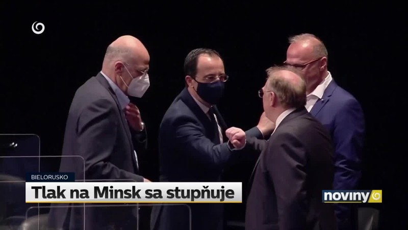 Tlak na Minsk sa stupňuje