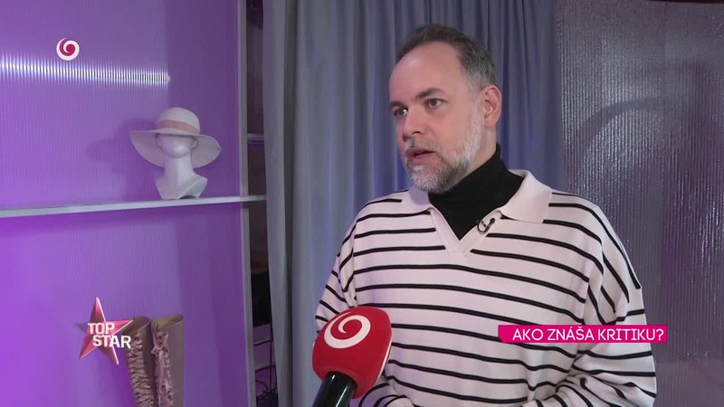 AKO ZNÁŠA KRITIKU?