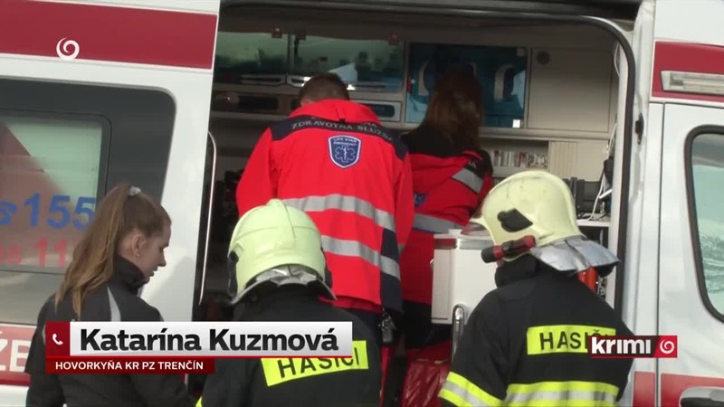 Starší muž vypadol z idúceho vlaku