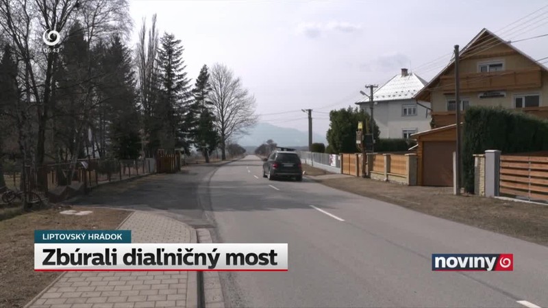 Zbúrali diaľničný most