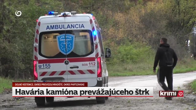 Havária kamióna prevážajúceho štrk