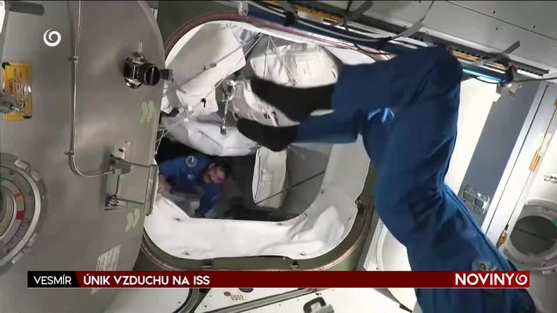 ÚNIK VZDUCHU NA ISS