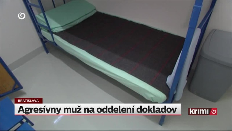 Agresívny muž na oddelení dokladov