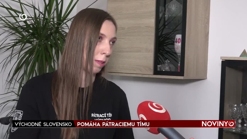 POMÁHA PÁTRACIEMU TÍMU