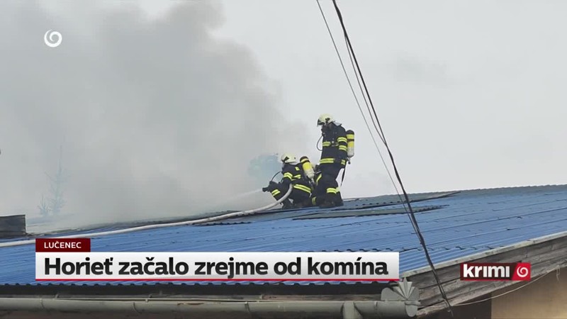Horieť začalo zrejme od komína
