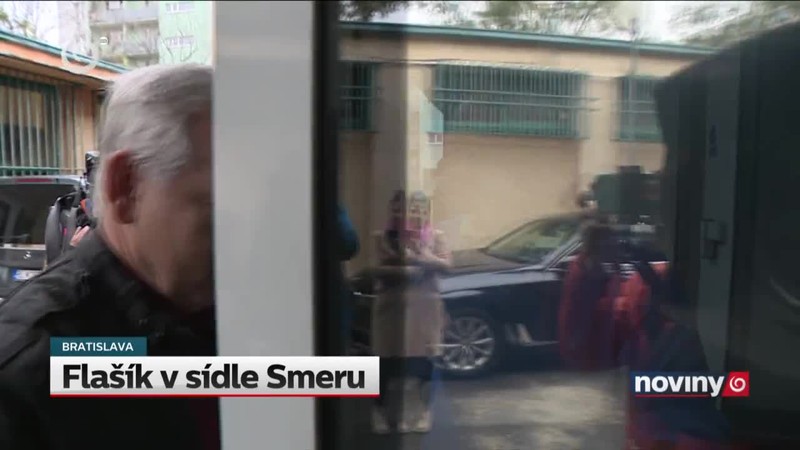 Flašík v sídle Smeru