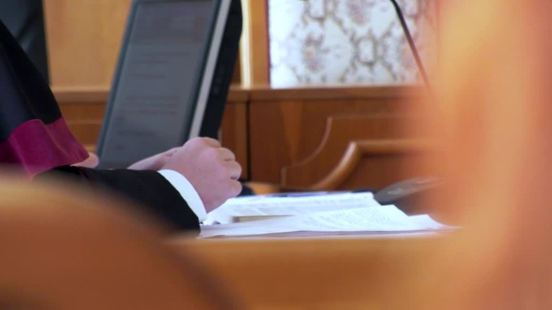 Tínedžer, ktorý napadol 57-ročného učiteľa, sa postavil pred súd