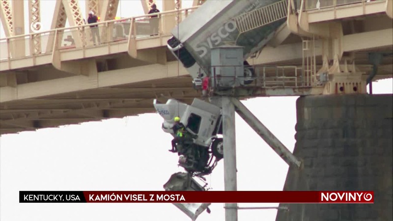 KAMIÓN VISEL Z MOSTA