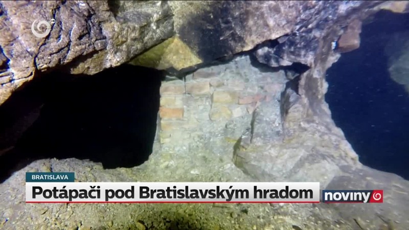 Potápači pod Bratislavským hradom