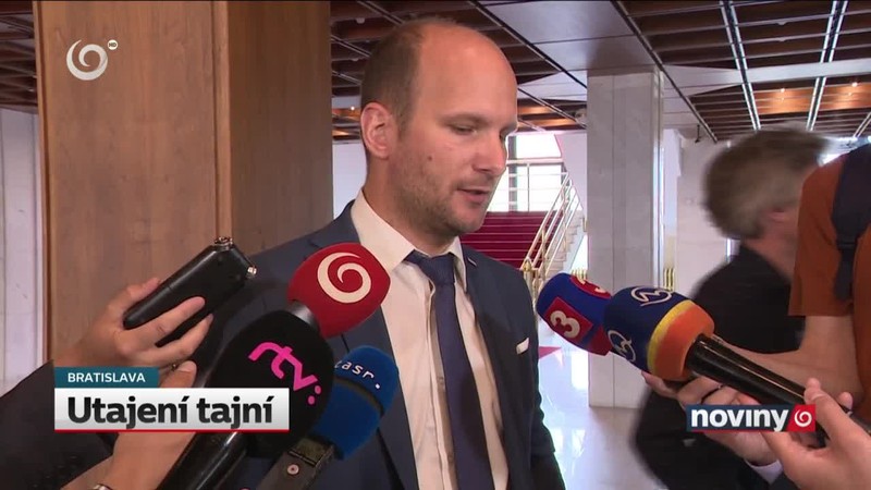 Utajení tajní